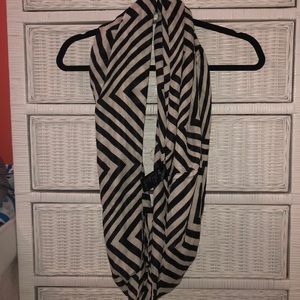H&M black and white infinity scarf